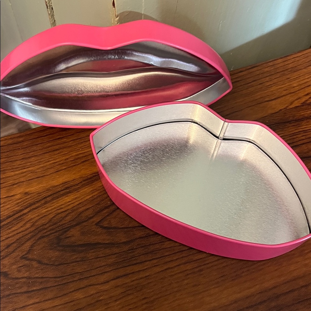 Pink Lip-Shaped Decorative Container - Picture 4 of 4